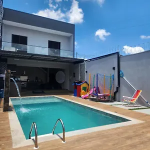 Sobrado Novo E Lindo Com Piscina Casa de Férias